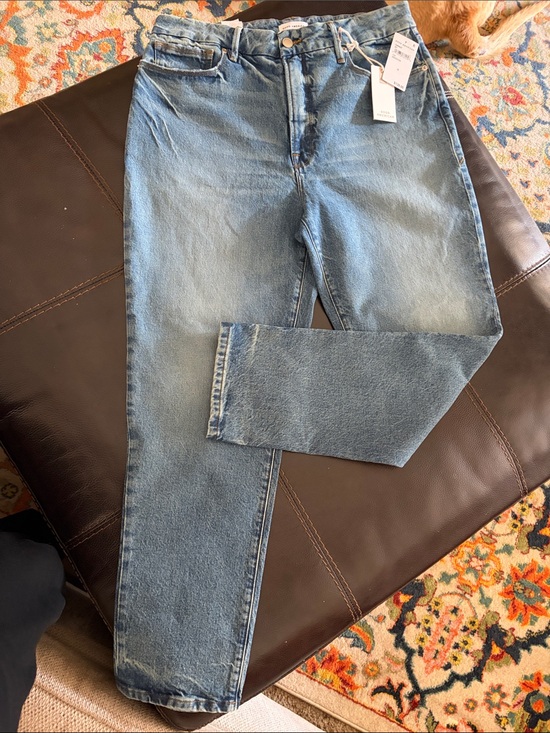 Good American Denim - Good American Straight Leg Jeans in Light Blue Wash